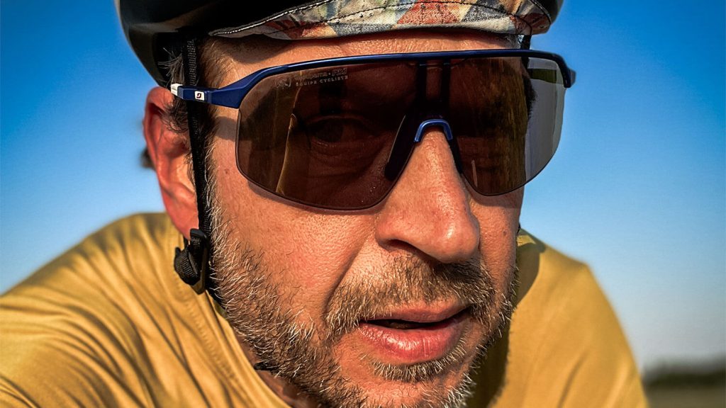 Julbo Groupama FDJ Density bril met een Reactiv lens