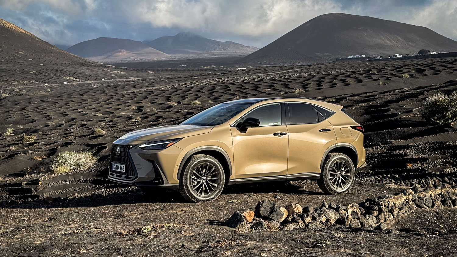 Ruig en offroad Lanzarote per Lexus NX Overtrail