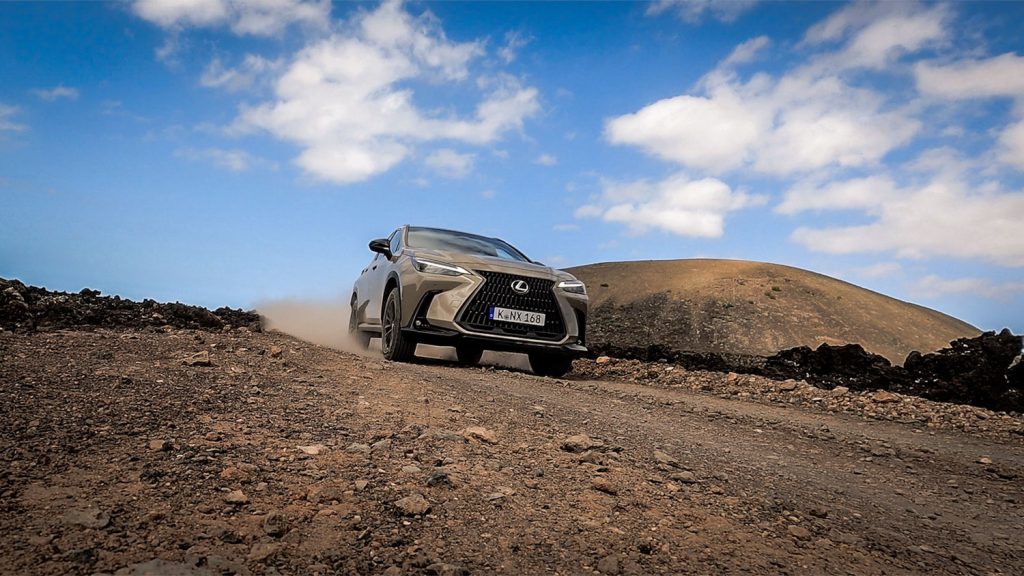 Ruig en offroad Lanzarote per Lexus NX Overtrail