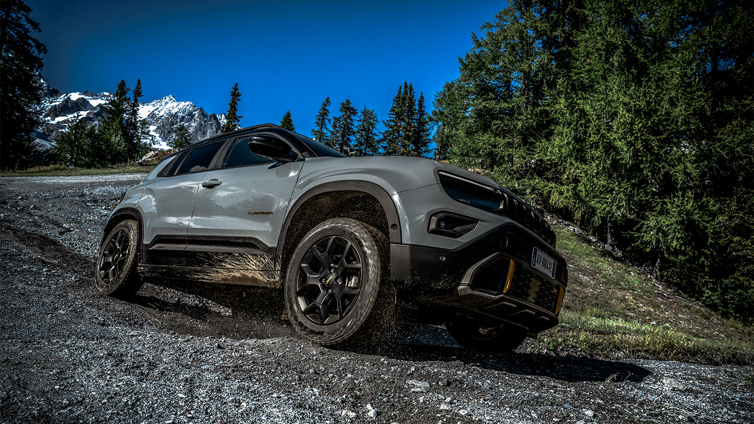 SUV zonder excuses: de Jeep Avenger 4xe toont spierballen in compact formaat