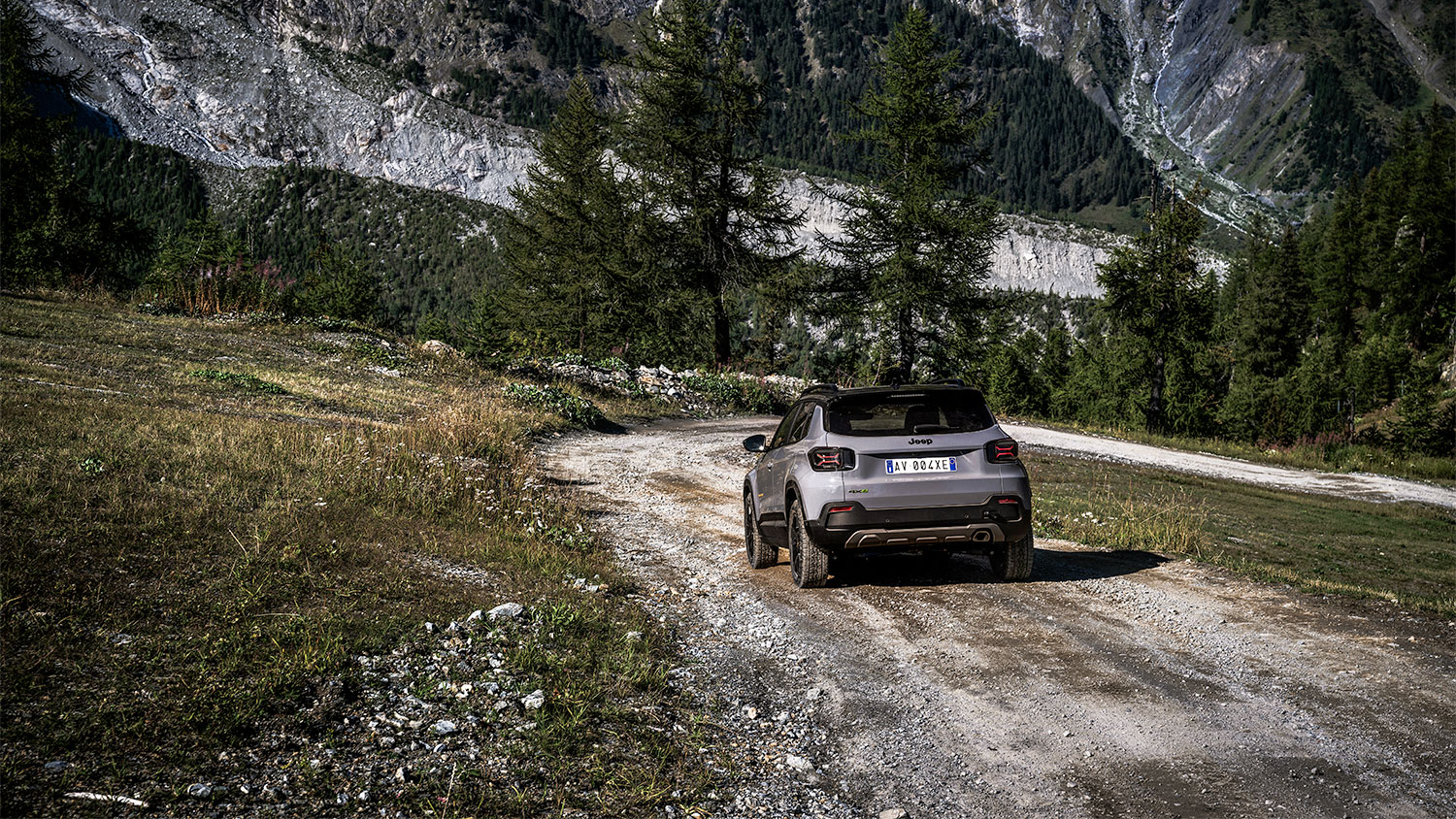 SUV zonder excuses: de Jeep Avenger 4xe toont spierballen in compact formaat