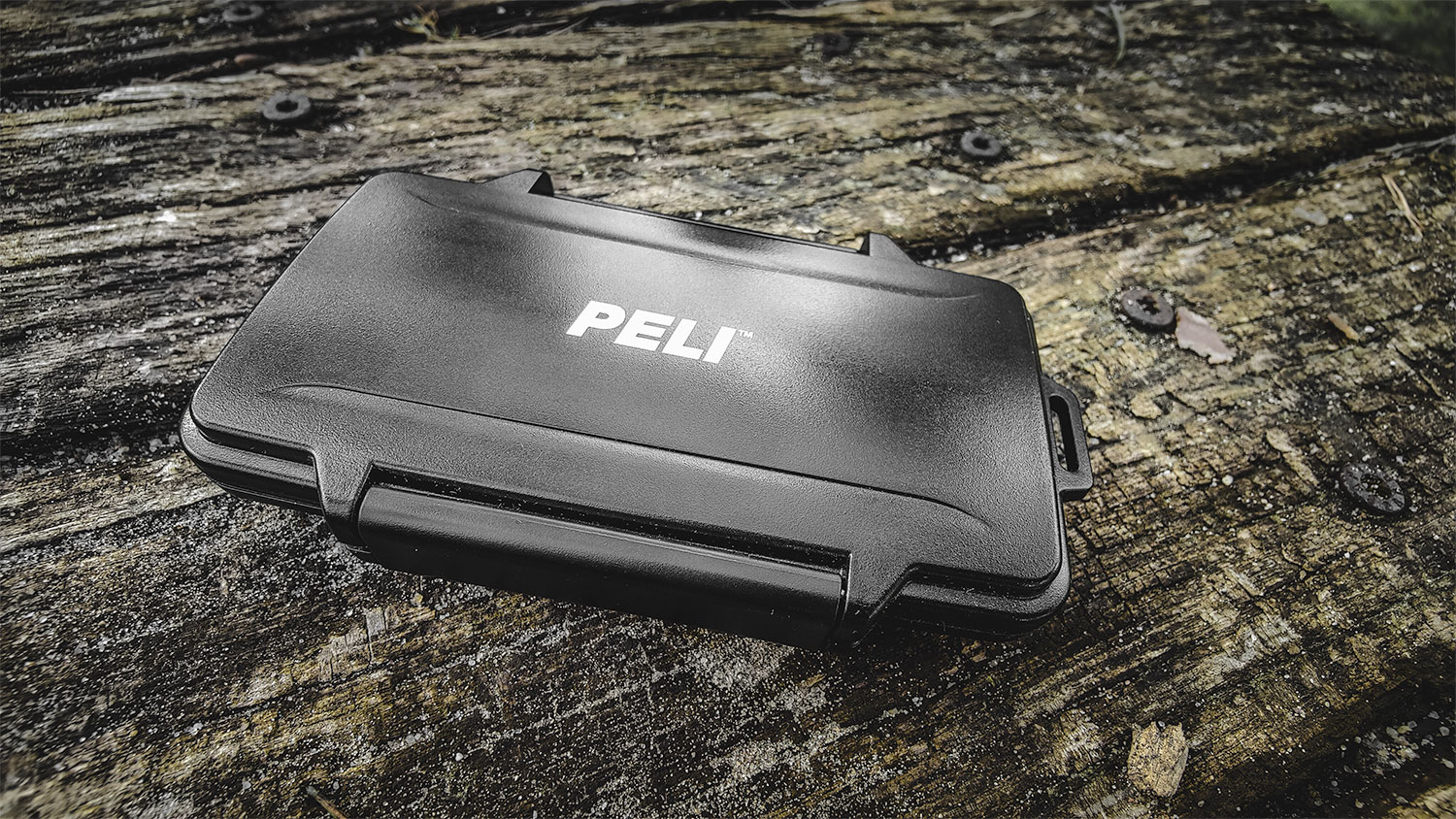 The Peli 0915 SD Card Case Protects All Your Memory Cards | Review