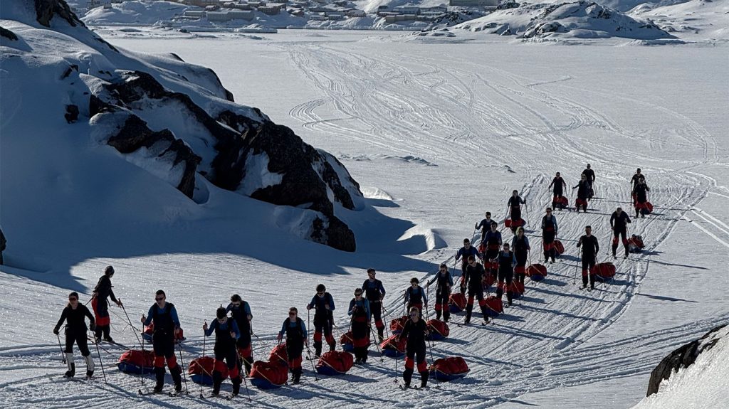 Poolcirkel als Proefsteen: Waarom Rab en The Polar Academy meer doen dan PR