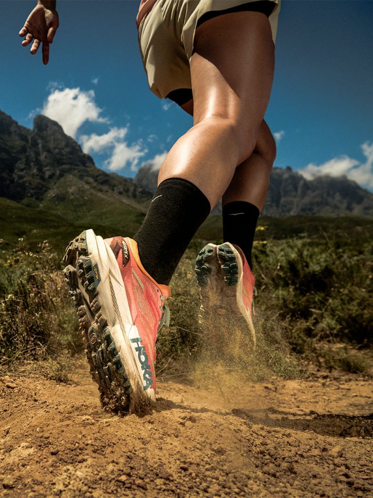 Van berggeit tot raket: de Hoka Mafate X is een trailmonster met finesse