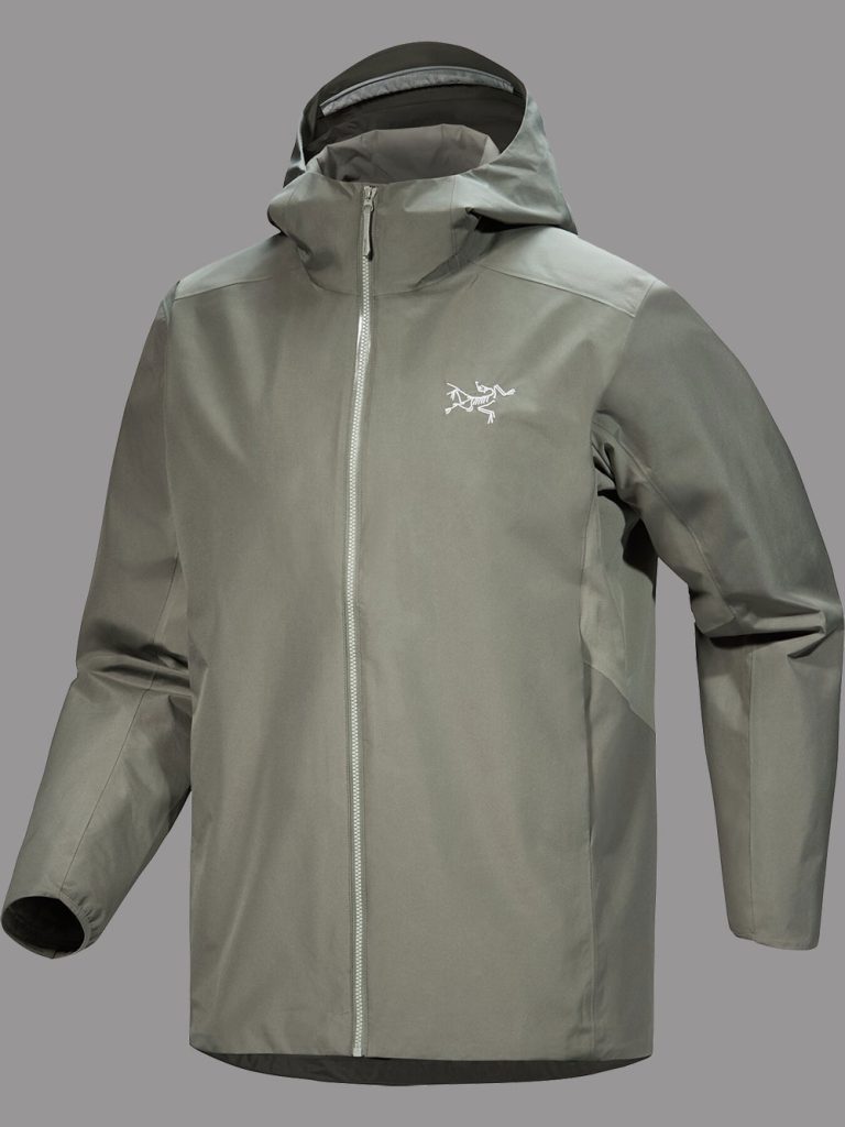 De Arc'teryx Solano Hoody is een windstopper met streetstyle flair | Review
