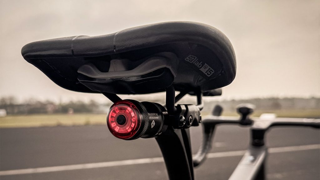 Lezyne Ai lichtset: dag en nacht zichtbaar op de racefiets | Review