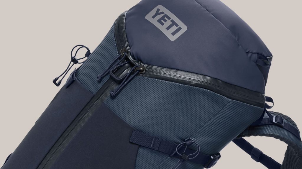 YETI maakt eindelijk een wandelrugzak waar je mee de bergen in kunt