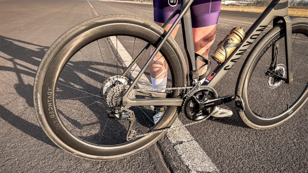 Carbon wielen onder de duizend euro: de Newman Advanced A.50 doet het gewoon | Review