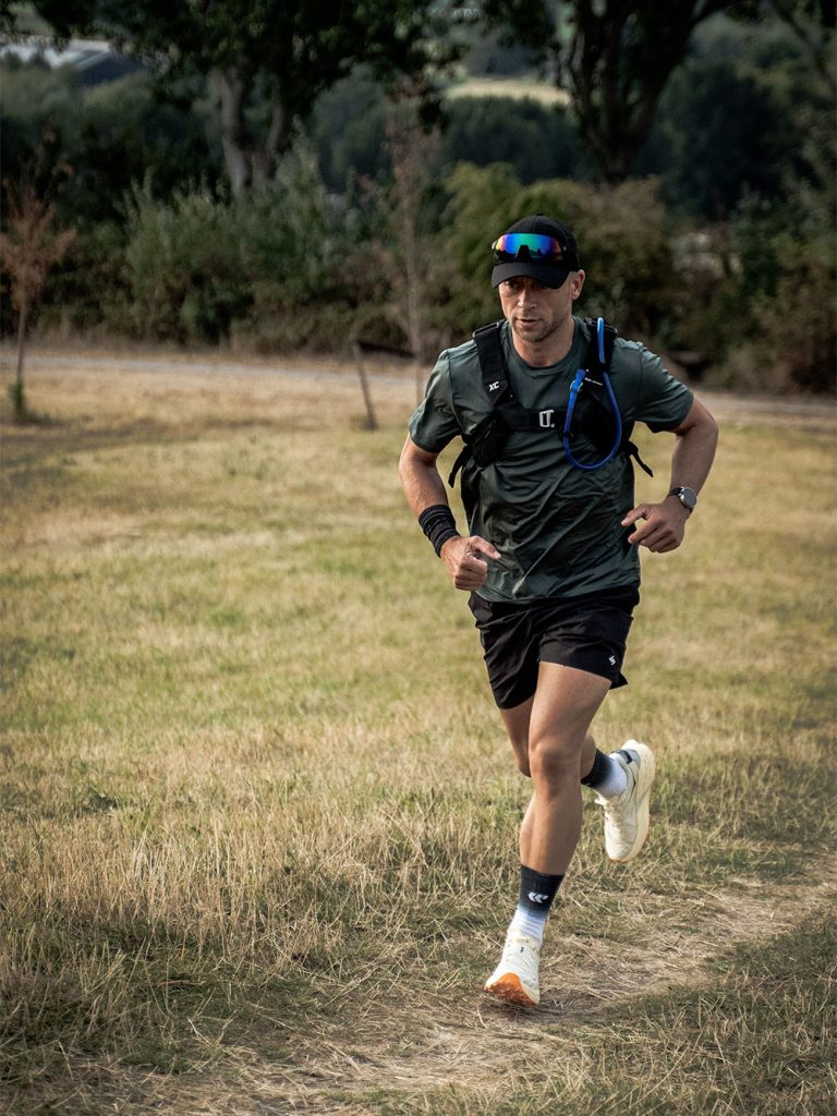 Is de Hoka Speedgoat 7 geschikt voor technisch terrein? Het antwoord ligt in de breedte | Review