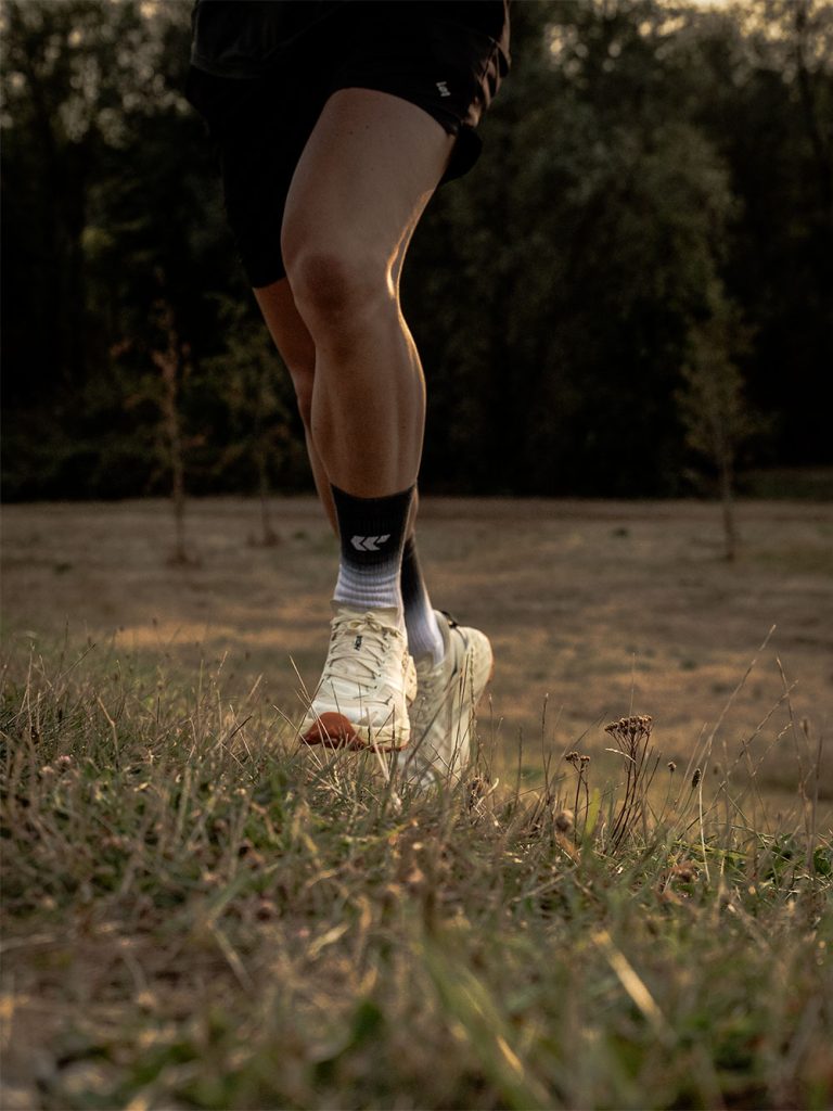 Is de Hoka Speedgoat 7 geschikt voor technisch terrein? Het antwoord ligt in de breedte | Review