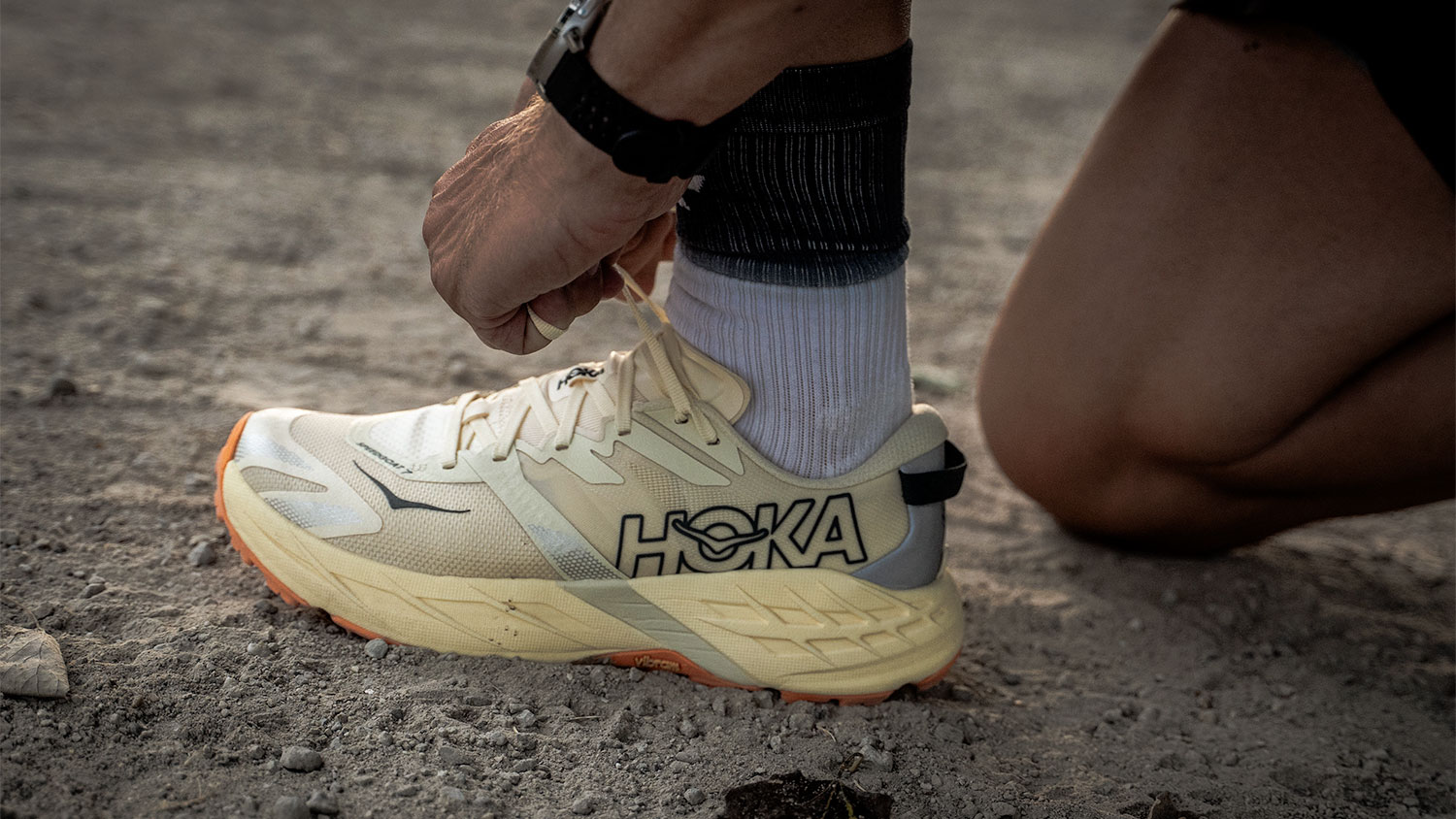 Is de Hoka Speedgoat 7 geschikt voor technisch terrein? Het antwoord ligt in de breedte | Review